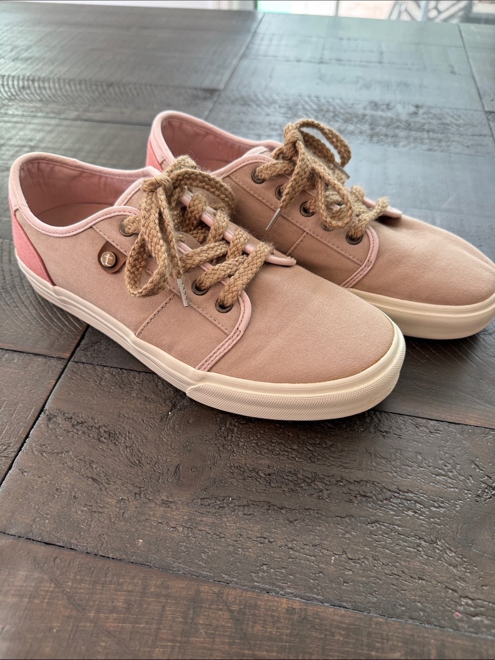 Taos Super Soul SSL-14101 Womens size 9 sneaker tan and pink canvas low top